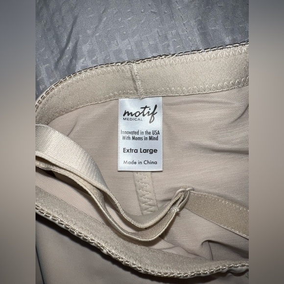 Postpartum recovery support in nude - Picture 6 of 16